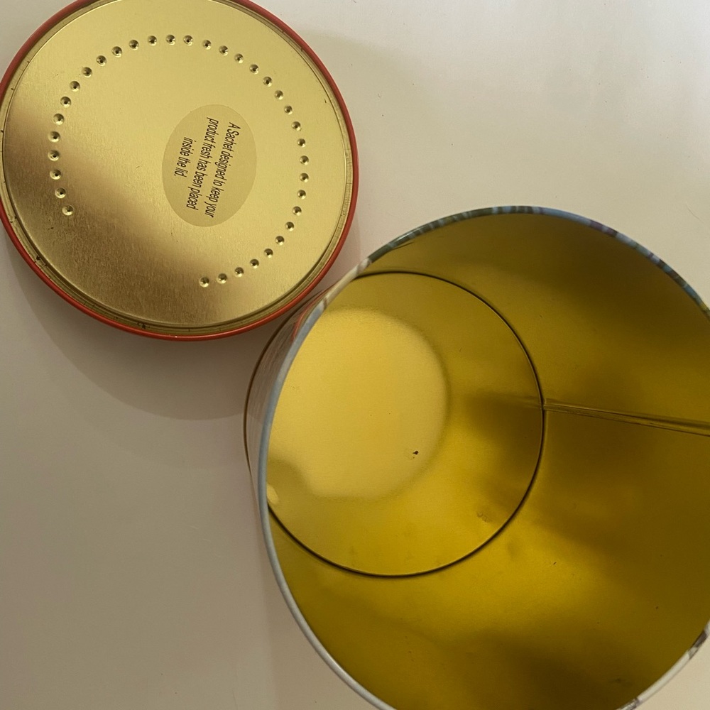 Vintage Arnotts biscuit tin - Picture 5 of 7